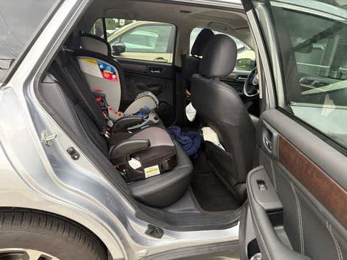 Used 2018 Subaru Outback 2.5i Limited AWD/4WD image 19
