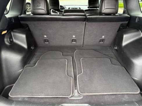 Used 2023 Jeep Cherokee Altitude Lux image 34