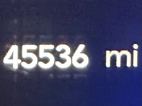 Used 2023 Chrysler Pacifica Touring-L image 24