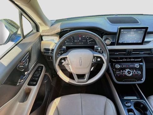 Used 2020 Lincoln Corsair FWD w/ Premium Package image 18