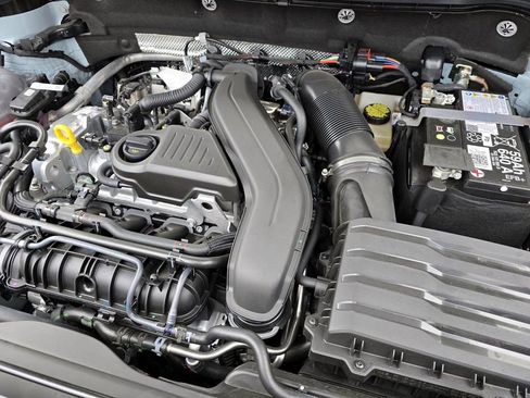 New 2026 Volkswagen Taos SE FWD image 7