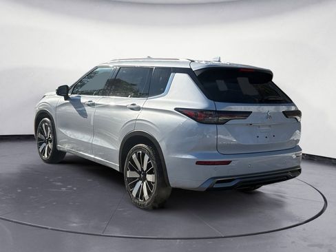 New 2026 Mitsubishi Outlander SEL image 3