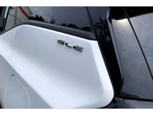 Used 2024 GMC Terrain SLE AWD/4WD image 8