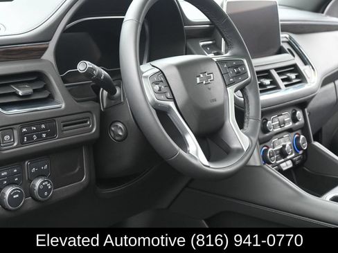 Used 2023 Chevrolet Tahoe Z71 w/ Luxury Package AWD/4WD image 18