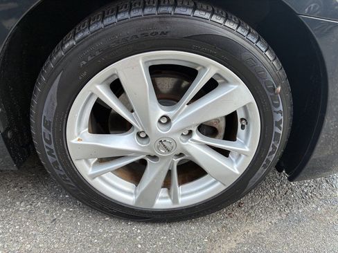 Used 2014 Nissan Altima 2.5 SV FWD image 16