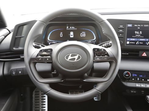 New 2025 Hyundai Elantra Sport image 19