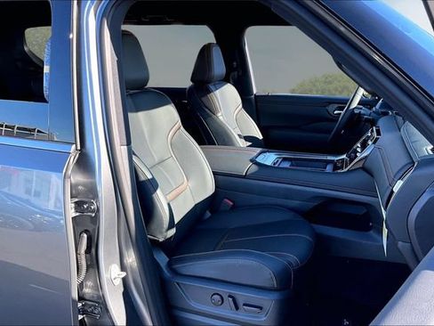 New 2026 Nissan Armada SL w/ Captain's Chari Seat Package AWD/4WD image 10