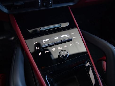 Certified 2026 Porsche Cayenne AWD/4WD image 23