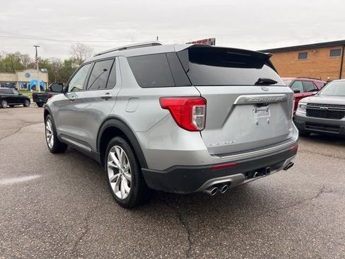 Certified 2023 Ford Explorer Platinum w/ Technology Package AWD/4WD image 6