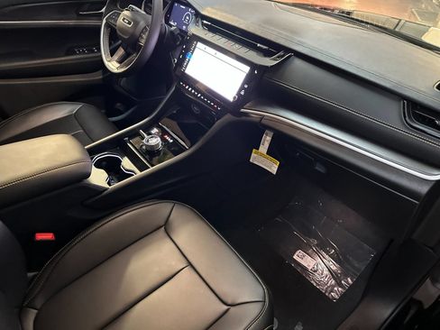New 2026 Jeep Grand Cherokee Limited AWD/4WD image 15