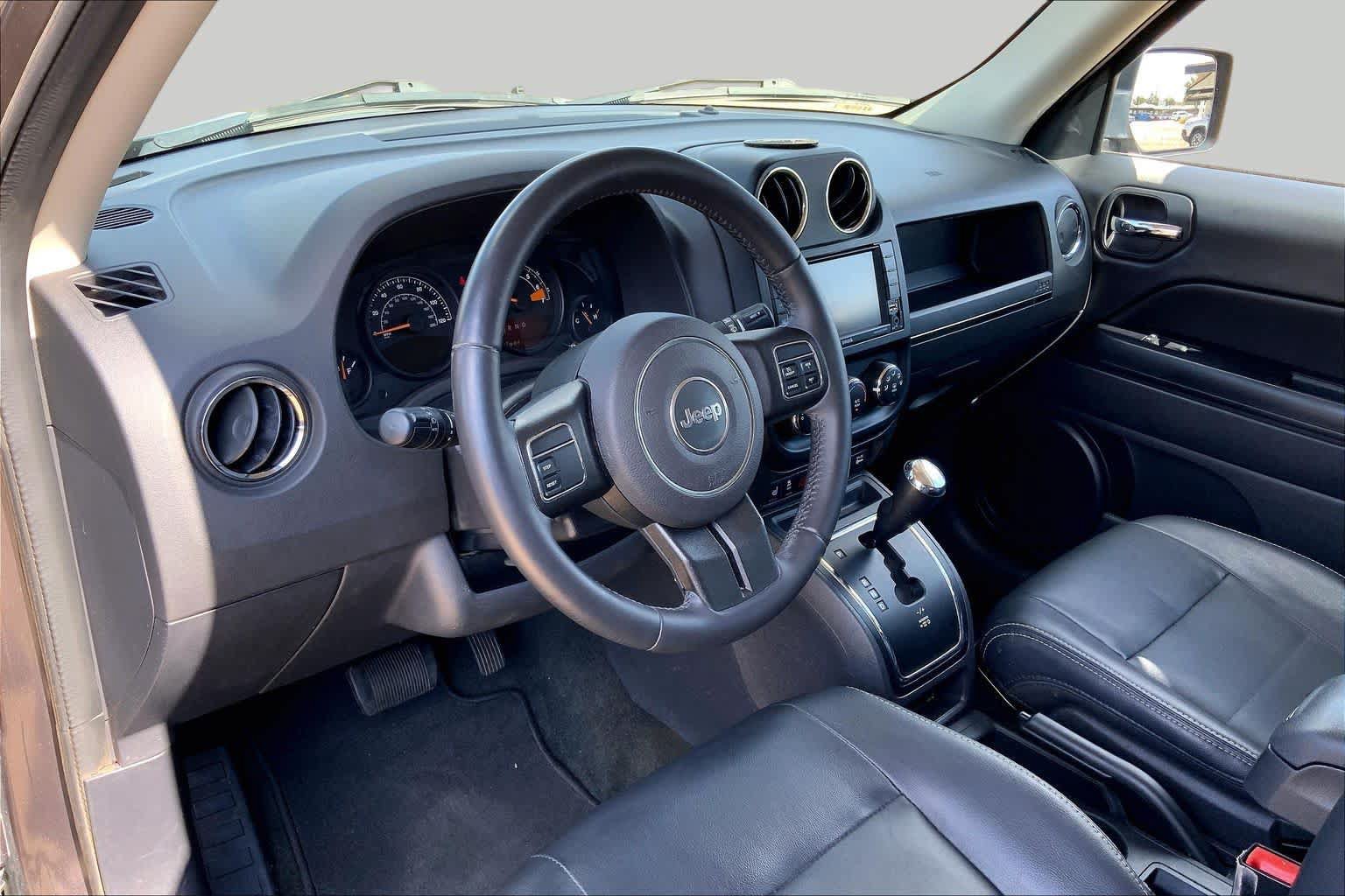 Used 2016 Jeep Patriot High Altitude FWD image 16
