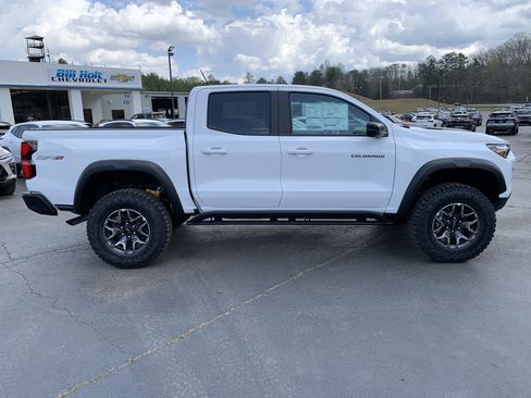 New 2026 Chevrolet Colorado ZR2 w/ Technology Package AWD/4WD image 2