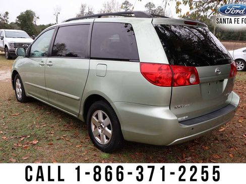 Used 2008 Toyota Sienna XLE Limited image 2