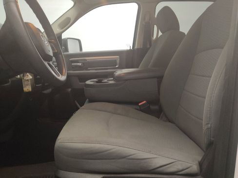 Used 2019 RAM 1500 Classic SLT RWD image 17