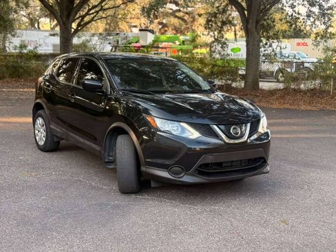 Used 2019 Nissan Rogue Sport S FWD image 3