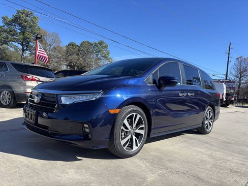 Used 2023 Honda Odyssey Touring image 2