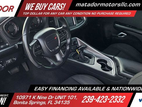 Used 2019 Dodge Challenger SXT w/ Blacktop Package RWD image 10