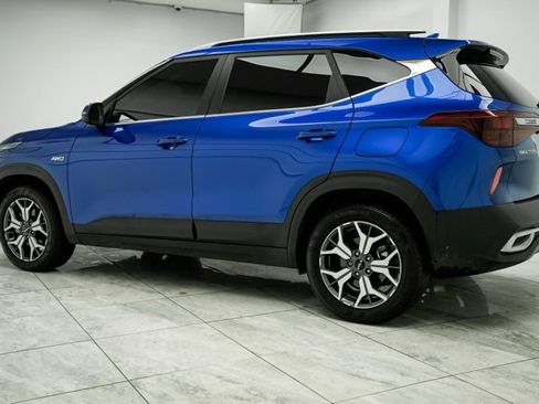 Used 2023 Kia Seltos EX image 3