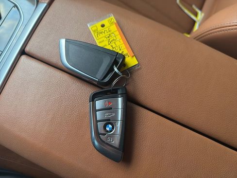 Used 2022 BMW X5 xDrive40i w/ M Sport Package image 17