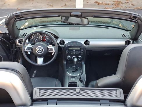 Used 2010 MAZDA MX-5 Miata Grand Touring w/ Premium Pkg image 5