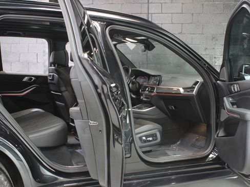 Used 2023 BMW X5 M50i w/ Climate Comfort Package image 29