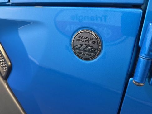 Used 2023 Jeep Wrangler Sport S image 13