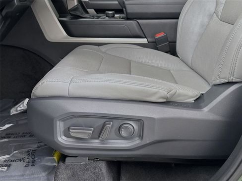 Used 2022 Toyota Tundra SR5 w/ SR5 Premium Package image 31