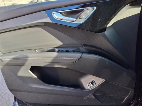 Used 2023 Audi Q4 e-tron Premium image 21