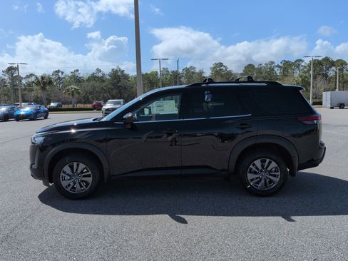 New 2026 Nissan Pathfinder SV image 8