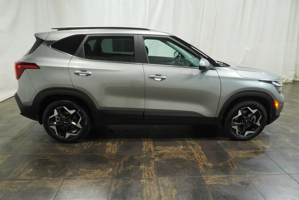 Used 2024 Kia Seltos EX AWD/4WD image 4