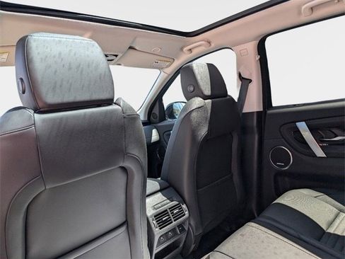 Used 2024 Land Rover Discovery Sport S image 8