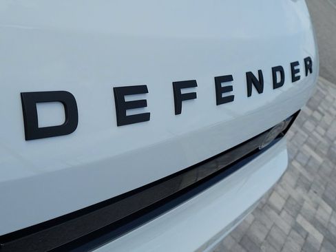 New 2026 Land Rover Defender 130 X-Dynamic SE AWD/4WD image 9