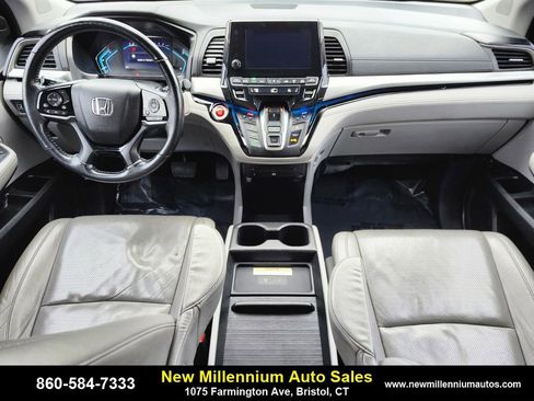 Used 2019 Honda Odyssey Elite image 12