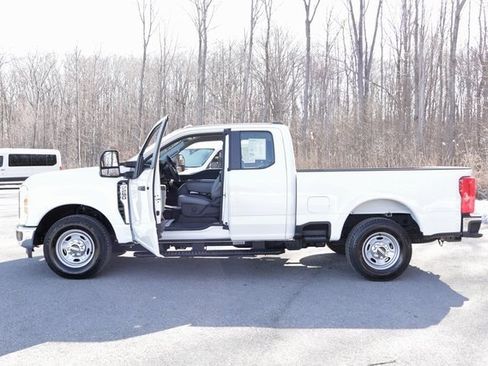 Used 2023 Ford F250 XL w/ XL Chrome Package image 5
