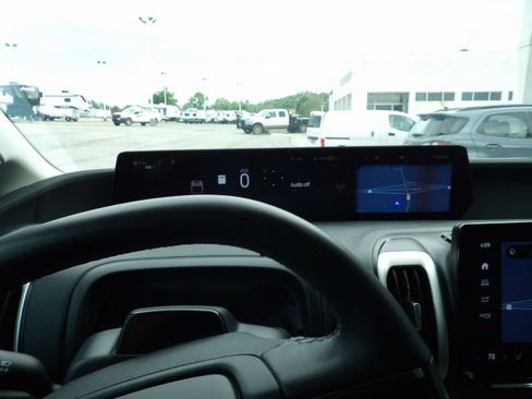 Used 2025 Ford Expedition Active AWD/4WD image 20