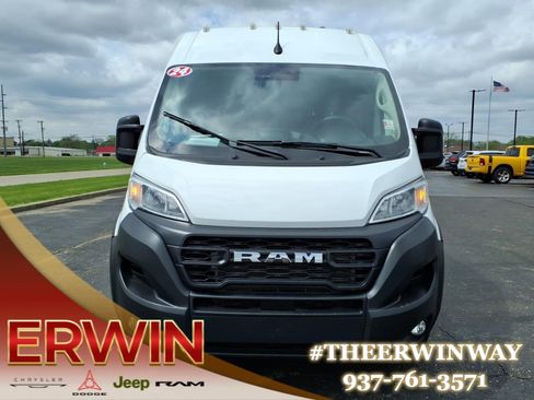 Used 2024 RAM ProMaster 2500 w/ Convenience Group FWD image 2