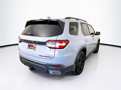 Used 2025 Honda Pilot Black Edition image 11