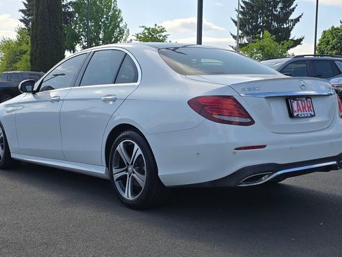 Used 2017 Mercedes-Benz E 300 4MATIC image 5