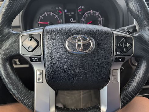 Used 2021 Toyota 4Runner SR5 AWD/4WD image 18