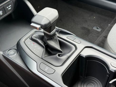 New 2025 Kia K4 LXS image 14