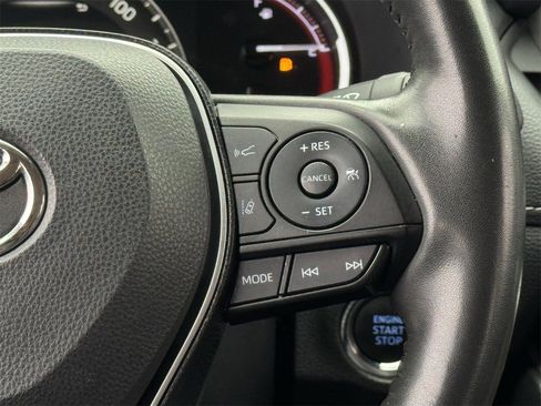 Used 2021 Toyota RAV4 Limited image 14