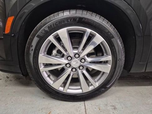 Certified 2025 Cadillac XT6 Premium Luxury image 8