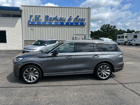 Used 2022 Lincoln Aviator Grand Touring w/ Equipment Group 301A AWD/4WD image 4