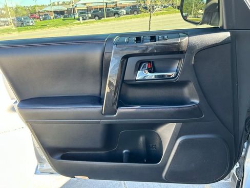 Used 2024 Toyota 4Runner TRD Off-Road Premium AWD/4WD image 9