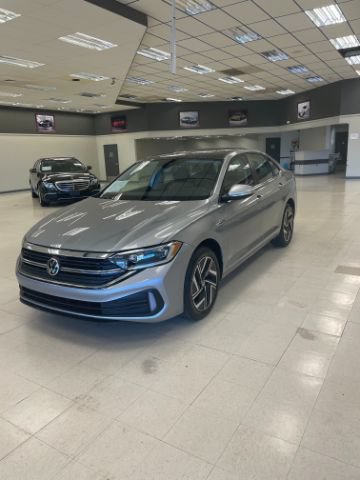 Used 2023 Volkswagen Jetta SEL FWD image 3