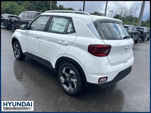 New 2026 Hyundai Venue SEL FWD image 5