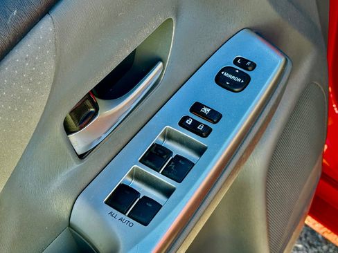 Used 2012 Toyota Prius V Two image 21