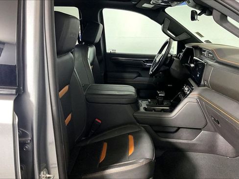 Used 2024 GMC Sierra 1500 AT4 w/ Technology Package image 4
