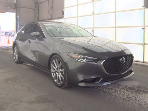 Used 2019 MAZDA MAZDA3 Sedan w/ Premium Package FWD image 4