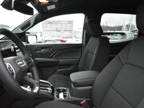 New 2026 GMC Canyon Elevation w/ Convenience Package image 14